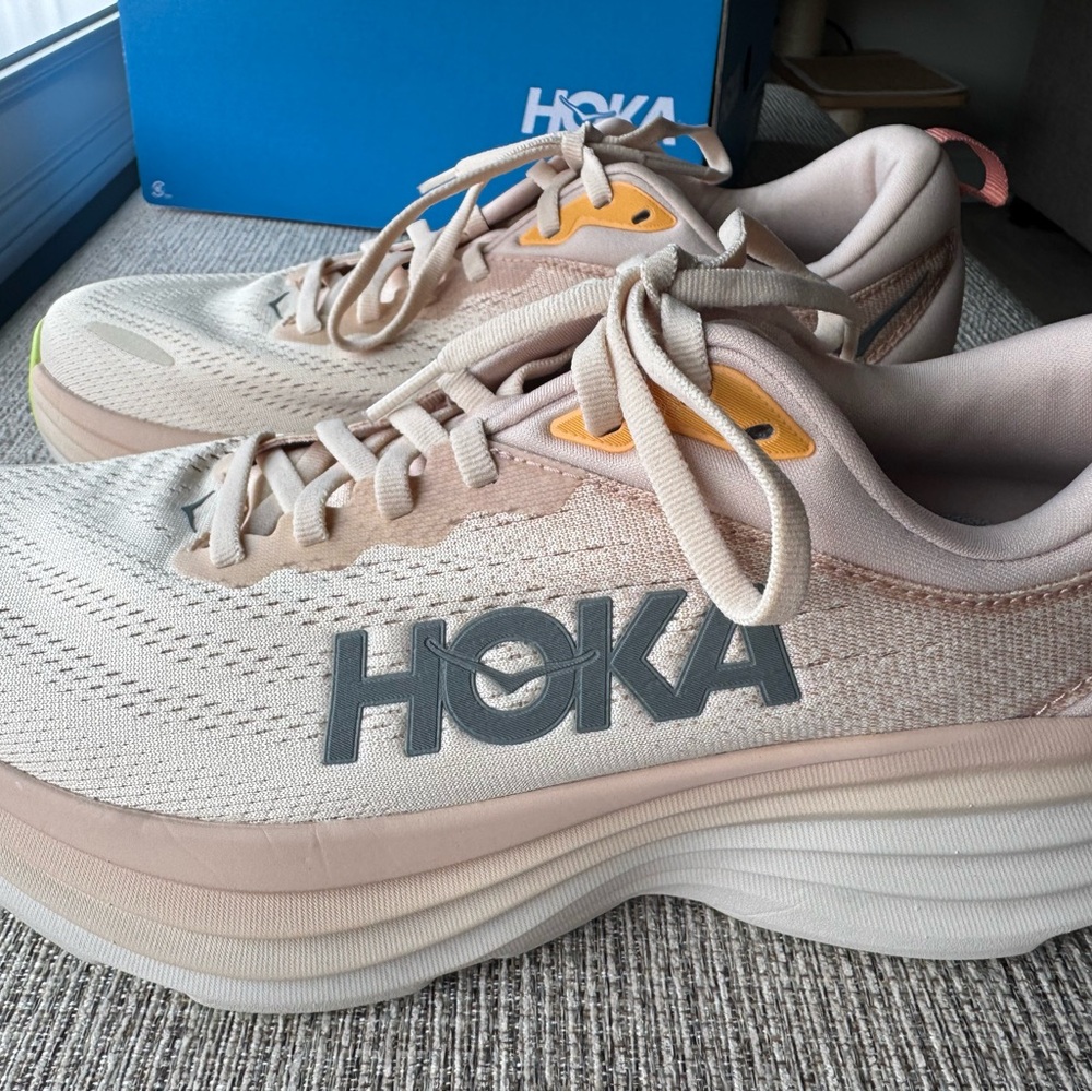 HOKA Women's Bondi 8 Sneaker